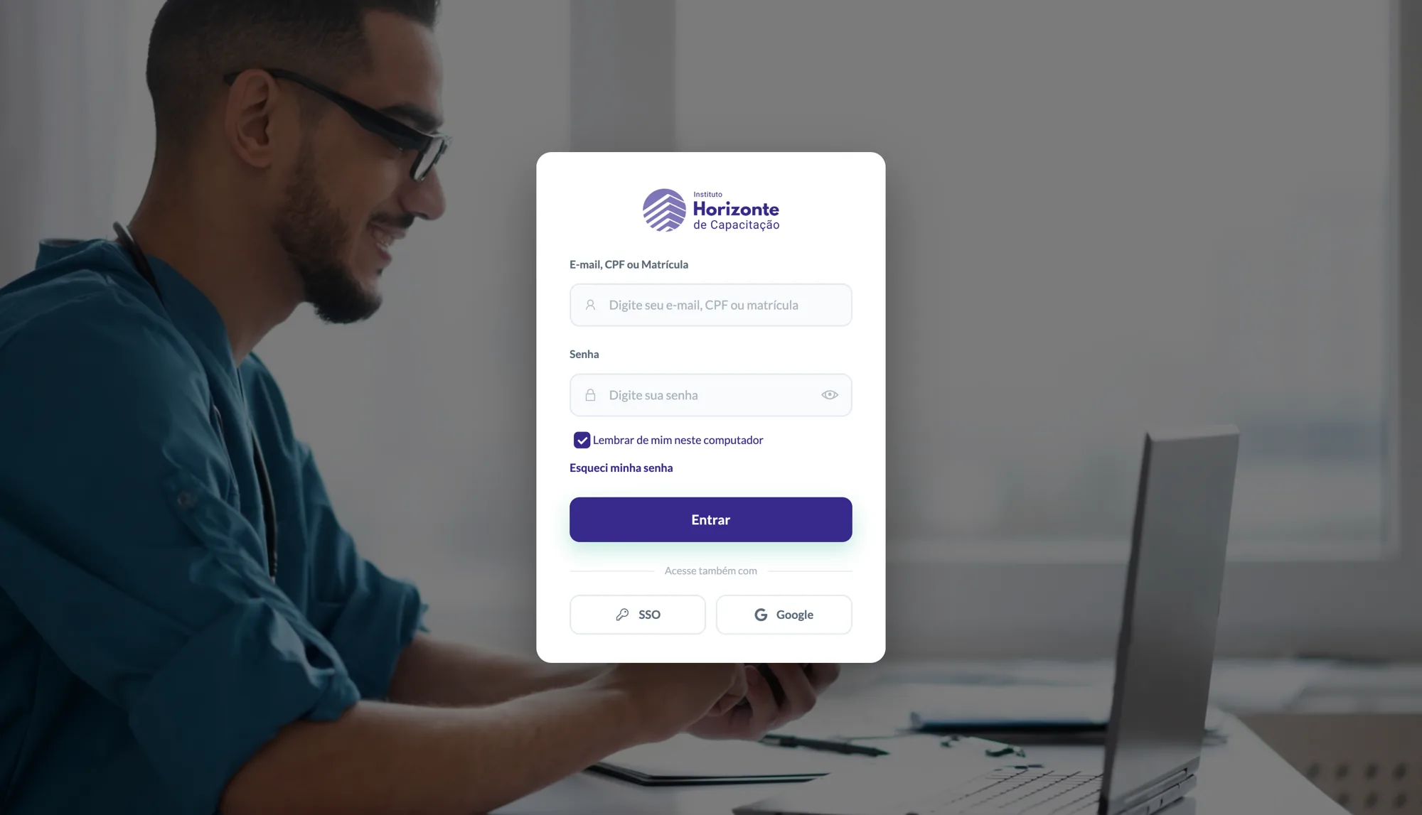 Tela de login do aluno com entrada por e-mail, CPF ou matrícula e acesso por SSO ou Google