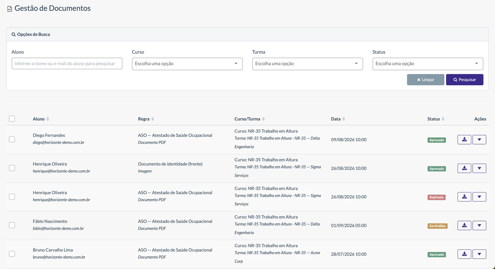 Gestão de documentos com filtros e lista de envios por aluno, regra, curso, data e status de aprovação